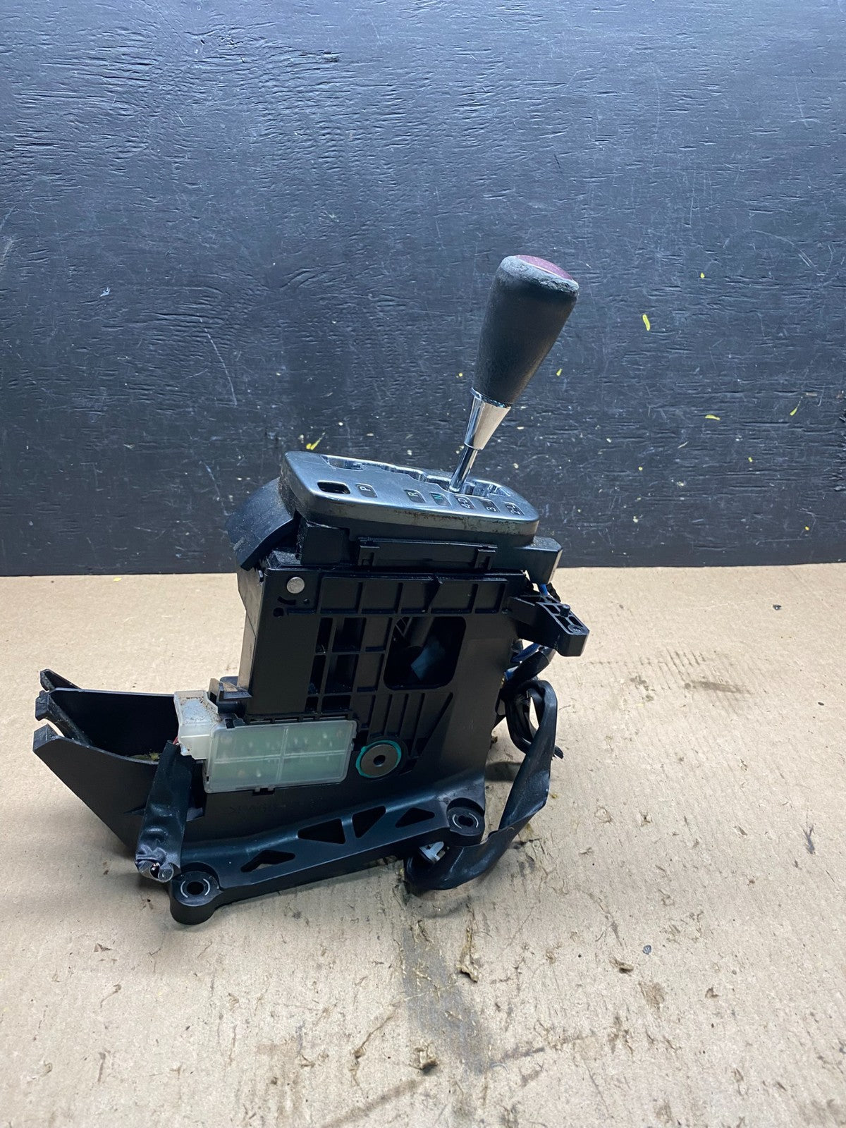 2002 to 2006 Lexus ES300 Center Console Shift Shifter OEM Q9312 DG3