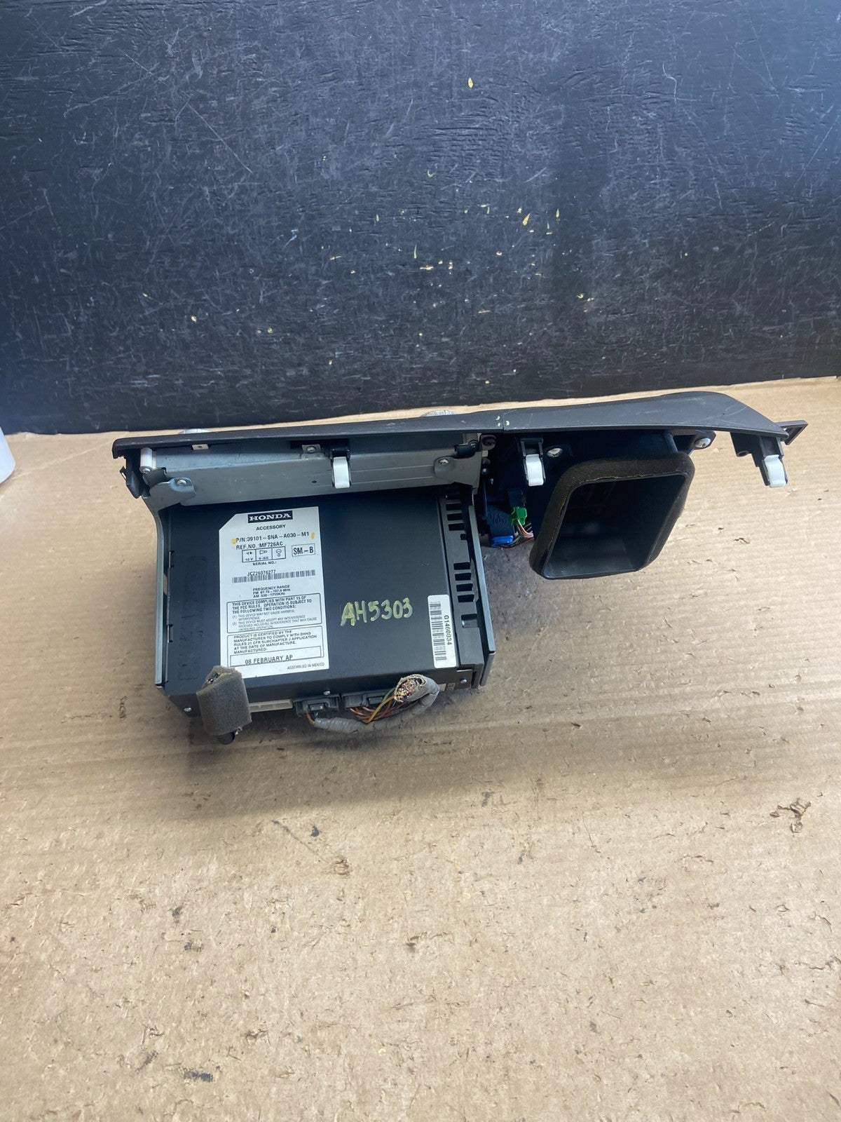 2006 - 2011 Honda Civic Radio AM/FM Climate Control Air Vent Bezel ah5303 DG4