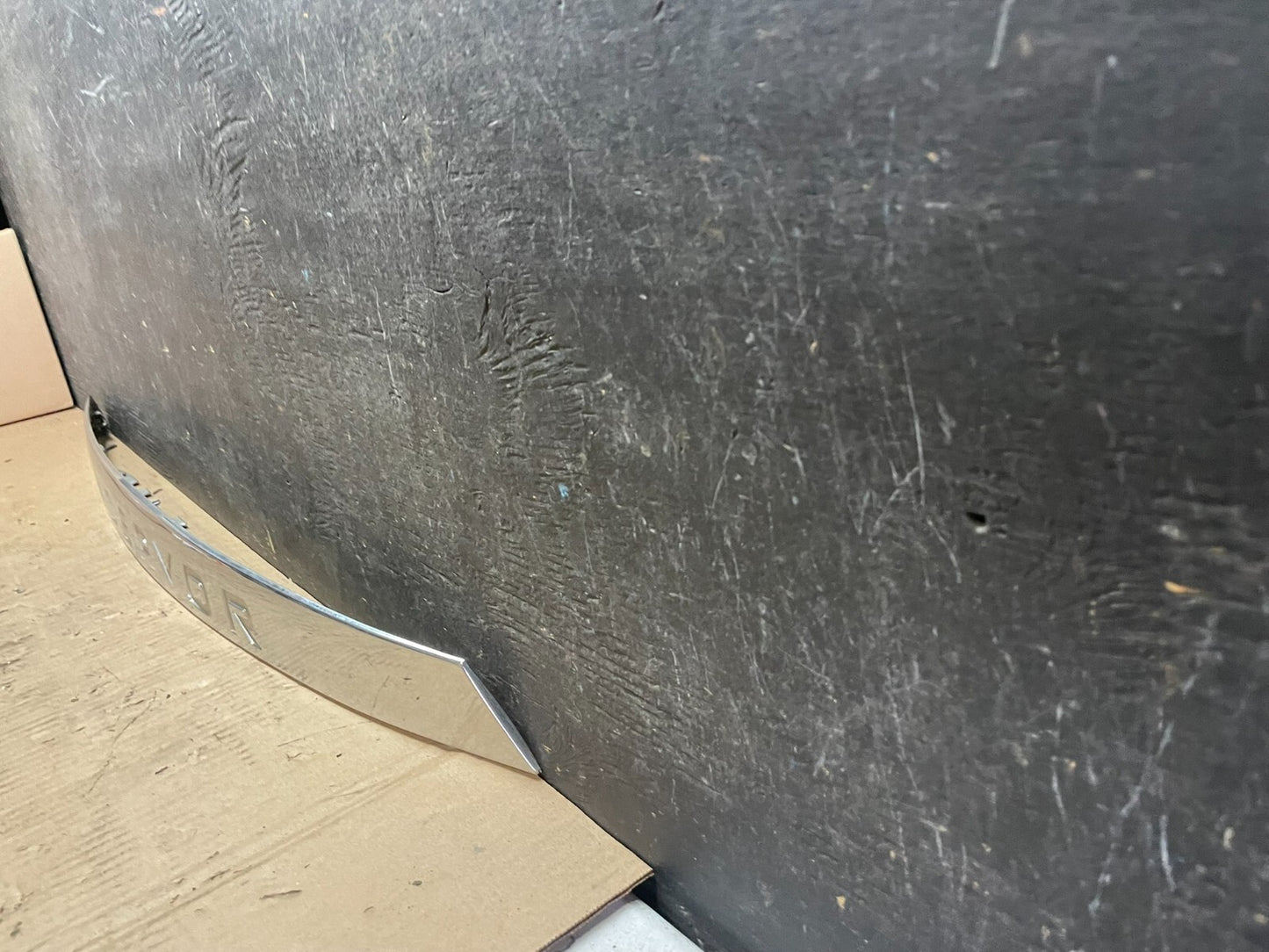 2010 Mitsubishi Endeavor Rear Chrome Trunk Trim Molding M6109 DG1