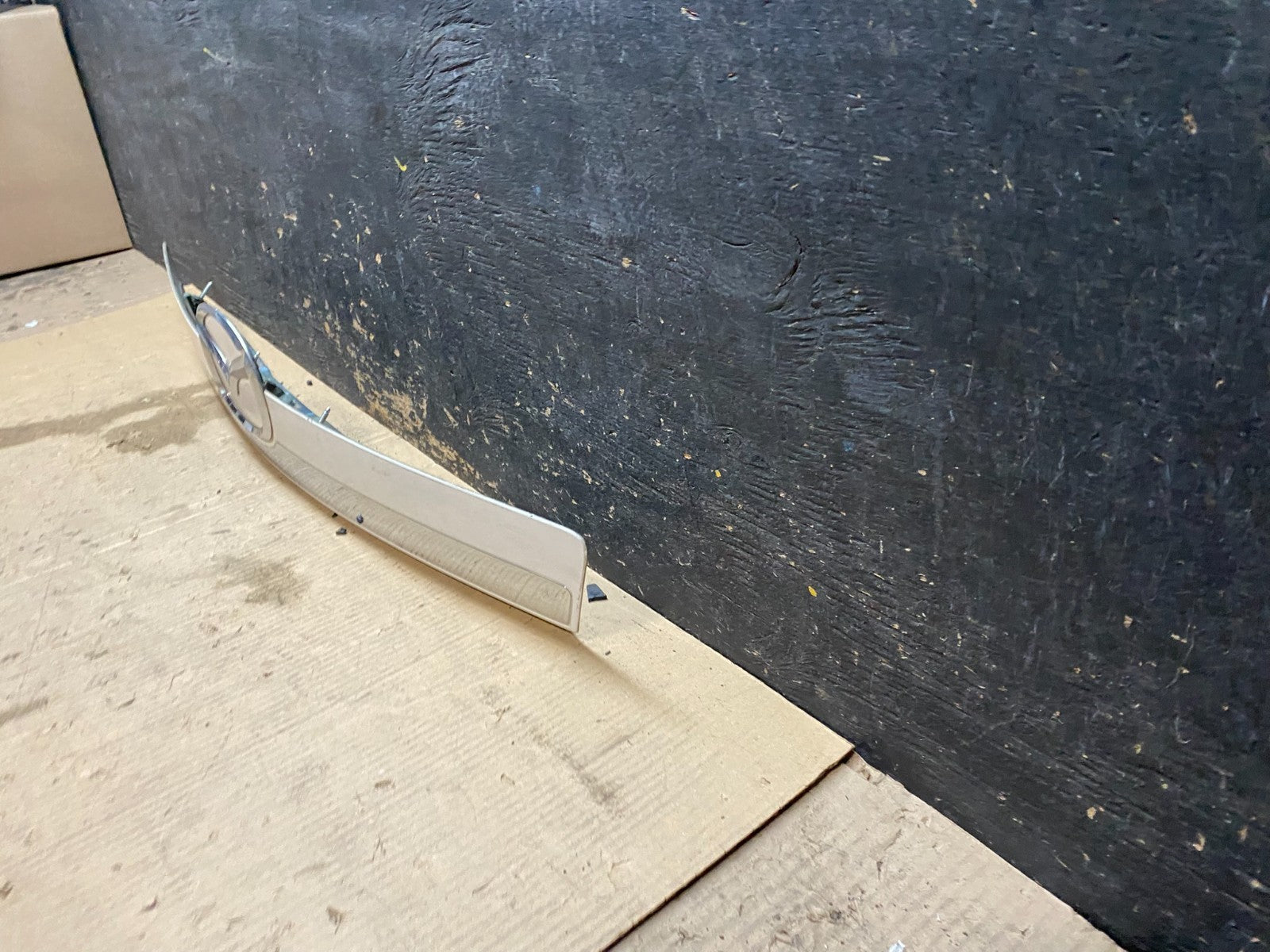 2007-2014 Mazda CX-9 Trunk Lid Garnish Panel Molding Trim W/O Camera X3323 DG1