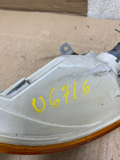 1999 to 2000 Mazda Protege Front Right Passenger Turn Signal Oem U6716 DG6