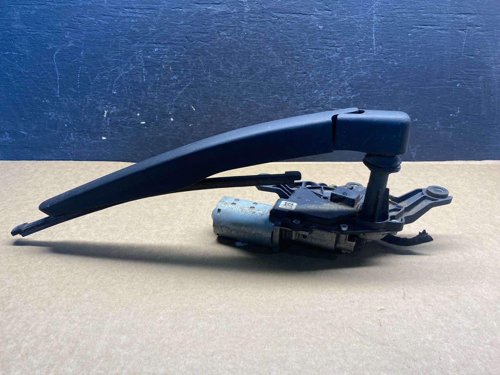 2020 to 2023 Ford Explorer Rear Windshield Wiper Motor AF4212 DW3