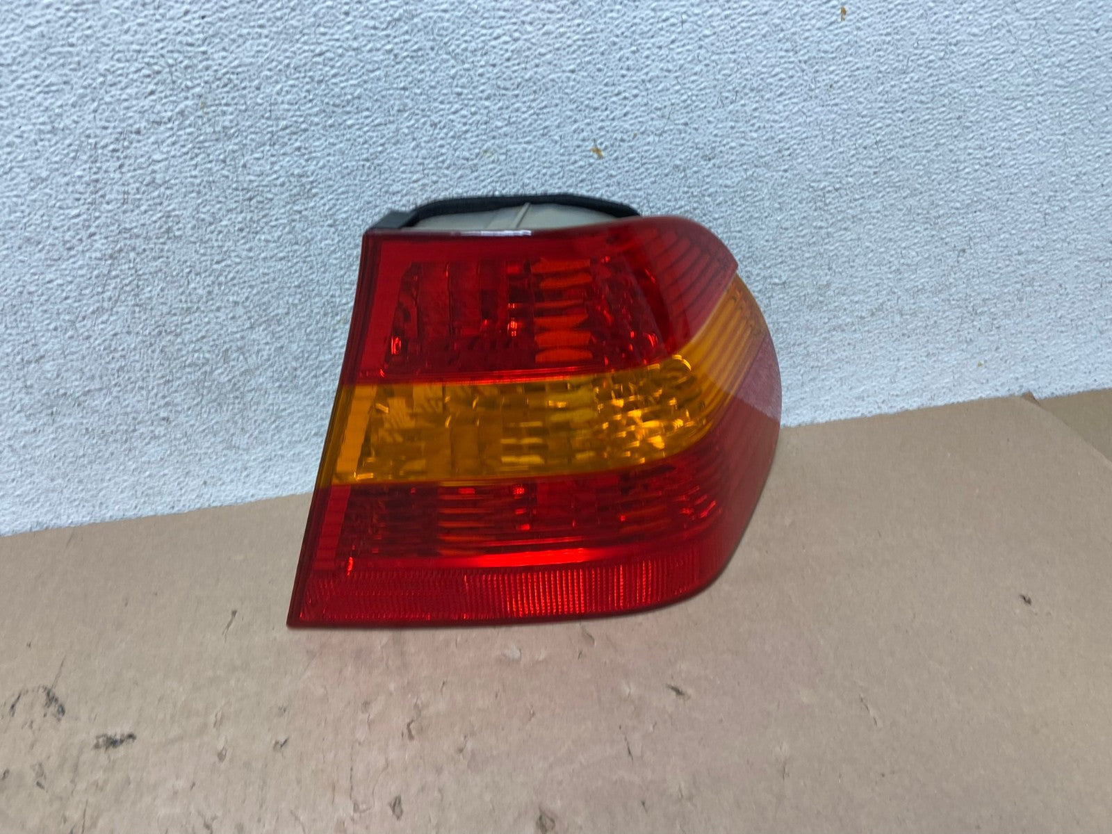 2002 - 2005 BMW 3 E46 Series Right Passenger RH Side Tail Light AG6761 LK0