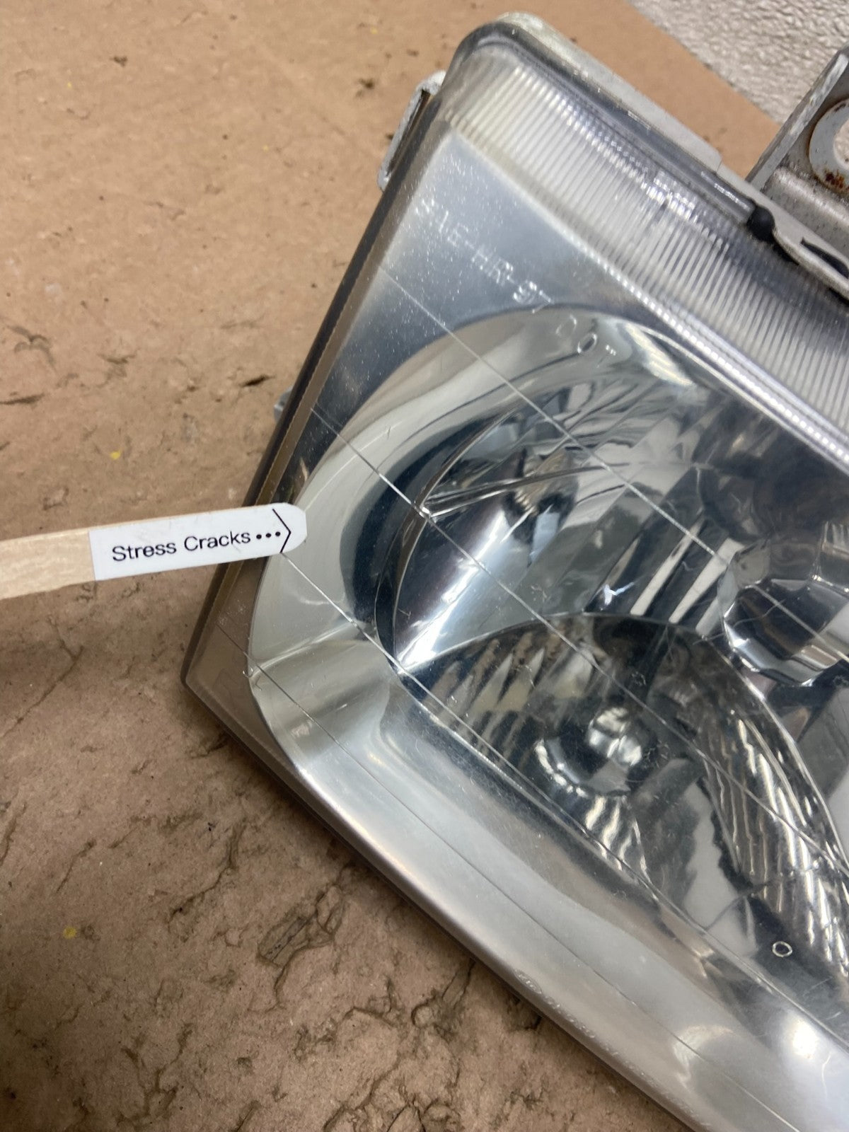 1998 to 2002 Kia Sportage Right Passenger RH Halogen Headlight OEM Y4964 DG4