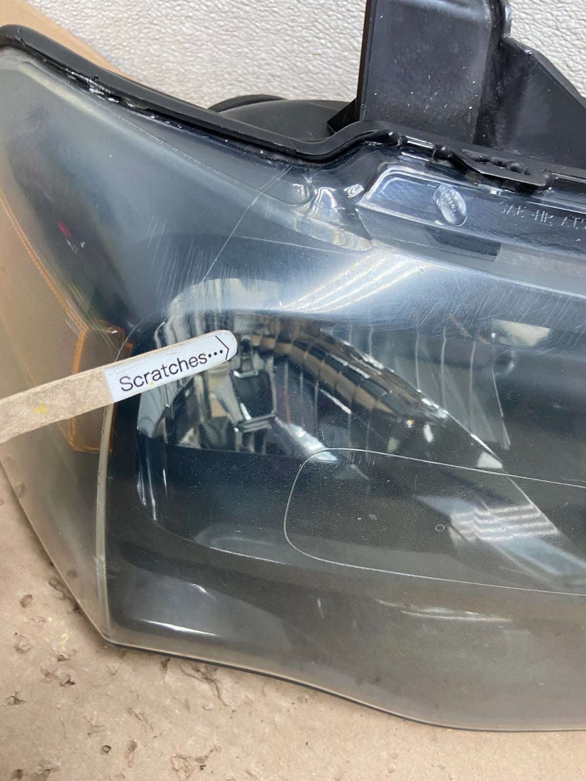 2007 to 2014 Ford Expedition Right Passenger RH side Headlight Halogen AB0839 DW3