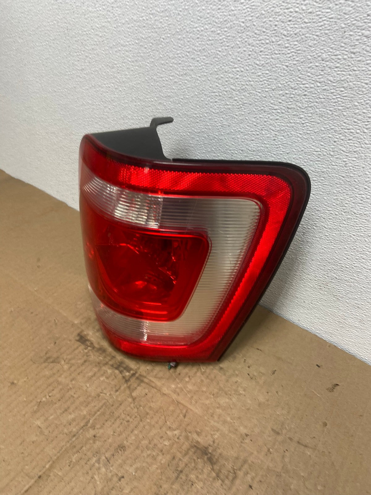 2008 to 2012 Ford Escape Right Passenger RH Side Tail Light AB8282 LK1