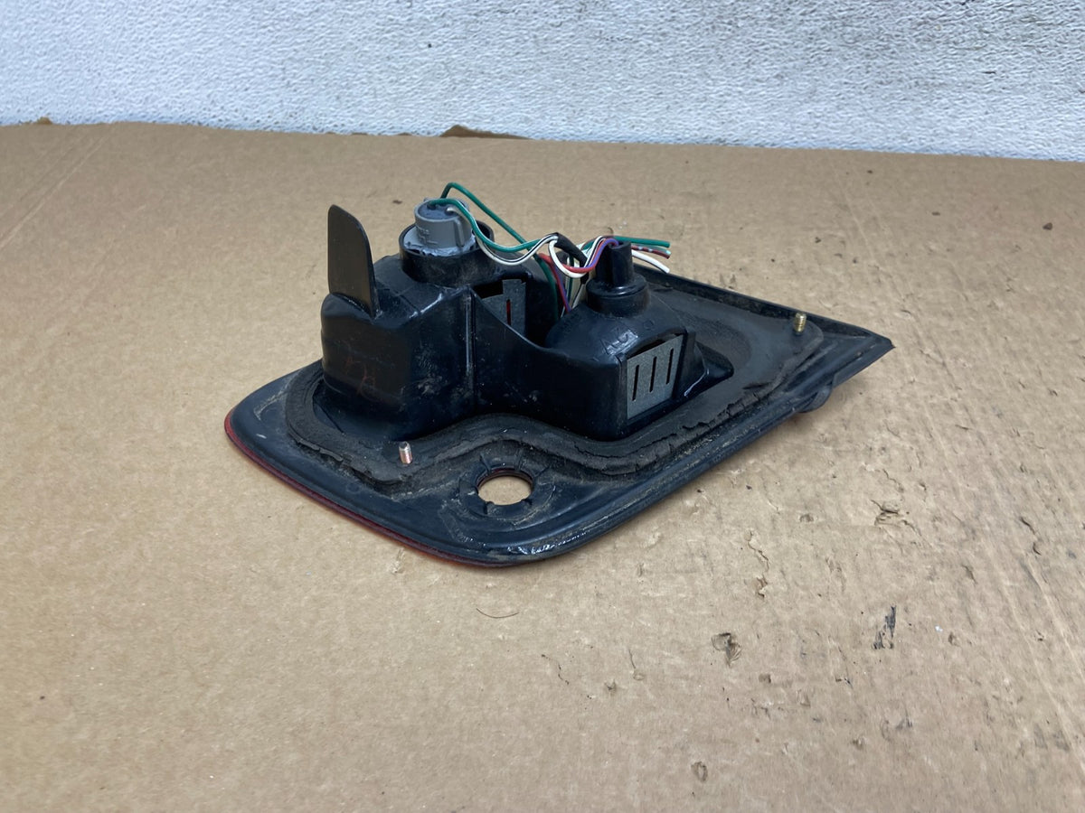 1998-1999 Toyota Avalon Right Passenger RH Side Inner Tail Light AF7945 GD5