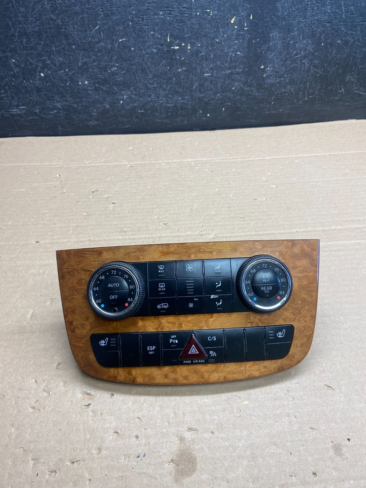 2006 to 2008 Mercedes W251 R350 AC Temp Heater Climate Control AG5177 DG0