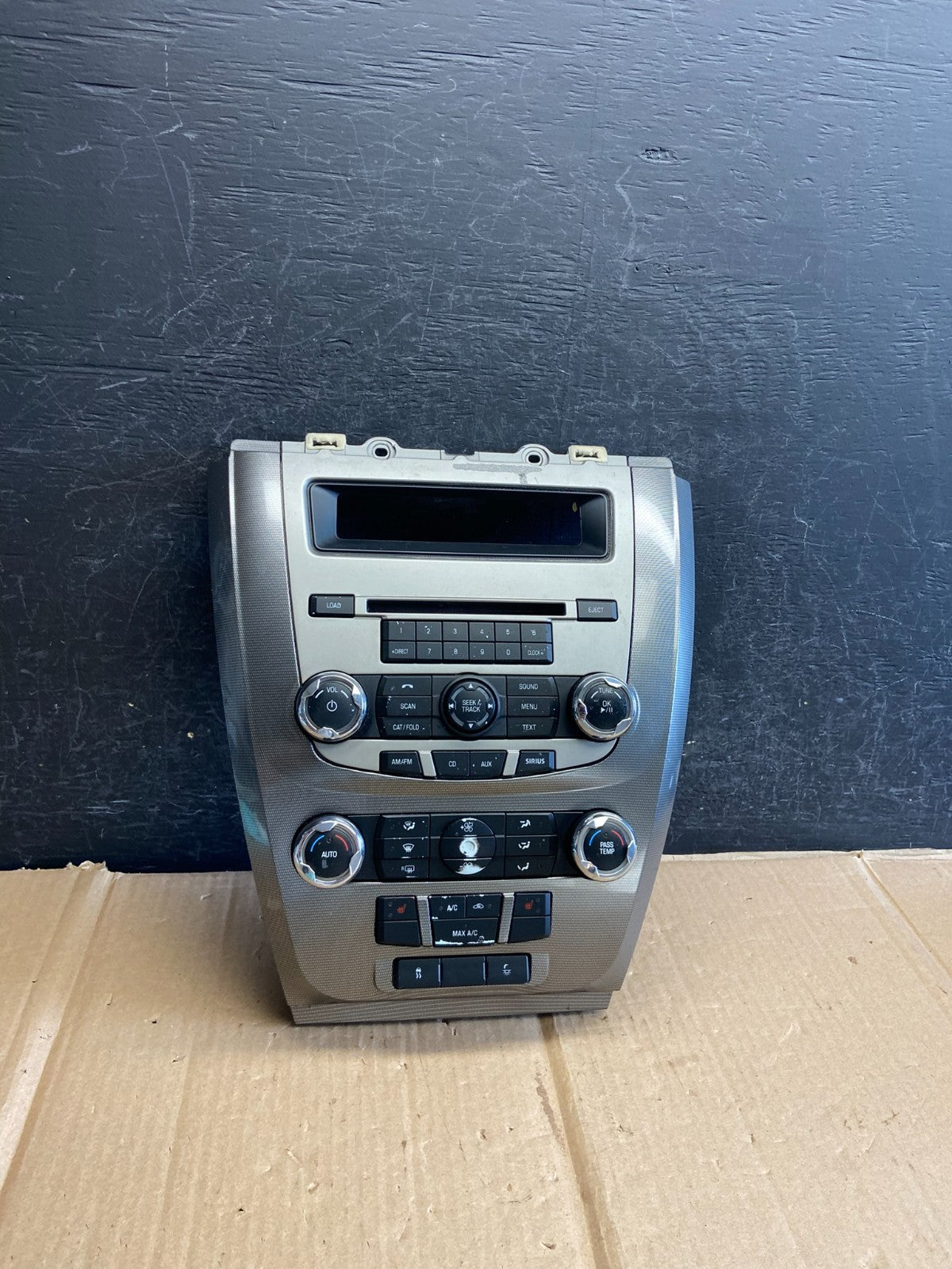 2010 to 2012 Ford Fusion Radio Climate Control A/C Control AH5578 DW0