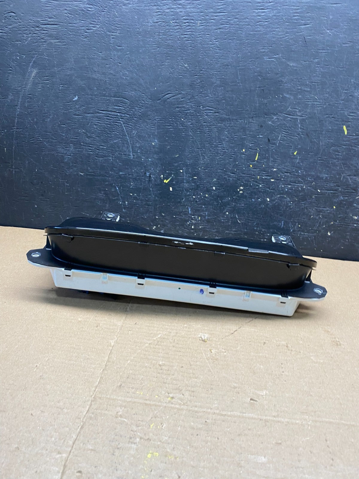 2005 to 2006  Lincoln Navigator Speedometer Gauge Cluster q9510 DG4