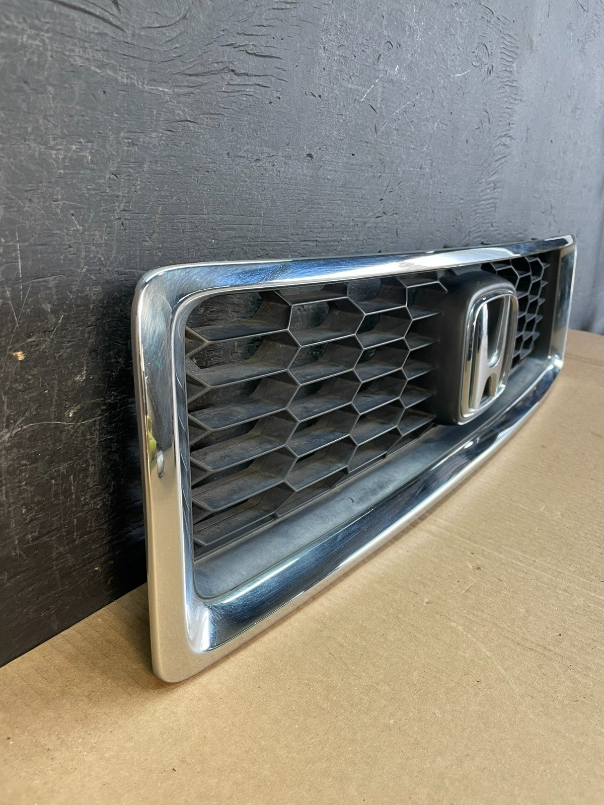 2006 to 2008 Honda Ridgeline Front Grill Grille AF3700 DG2