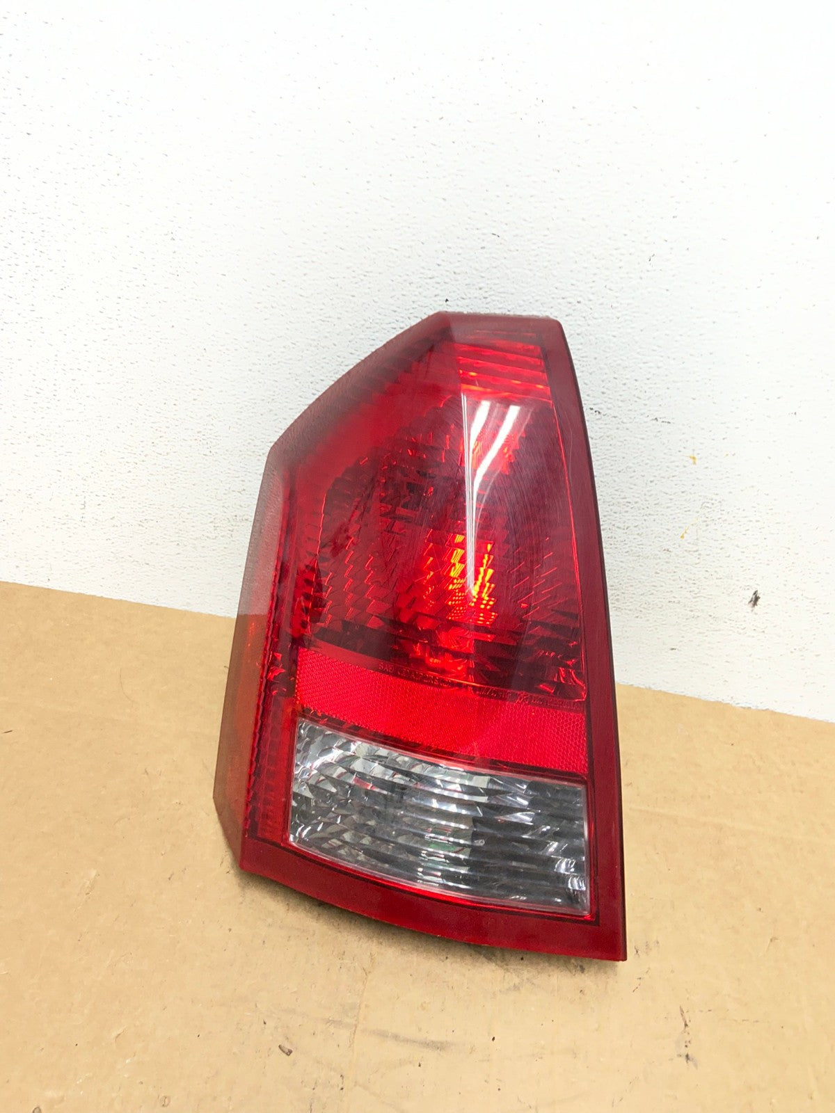 2005 - 2007 Chrysler 300 Left Driver Lh Side Tail Light AD6357 LK0