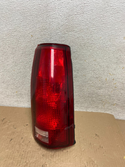 1995-2000 Chevrolet Tahoe Suburban Right Passenger Tail Light TYC AI1366 DG0