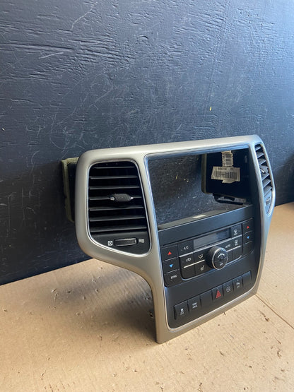 2011-2013 Jeep Grand Cherokee Center Radio Climate Control Bezel Vent AE3926 DG2