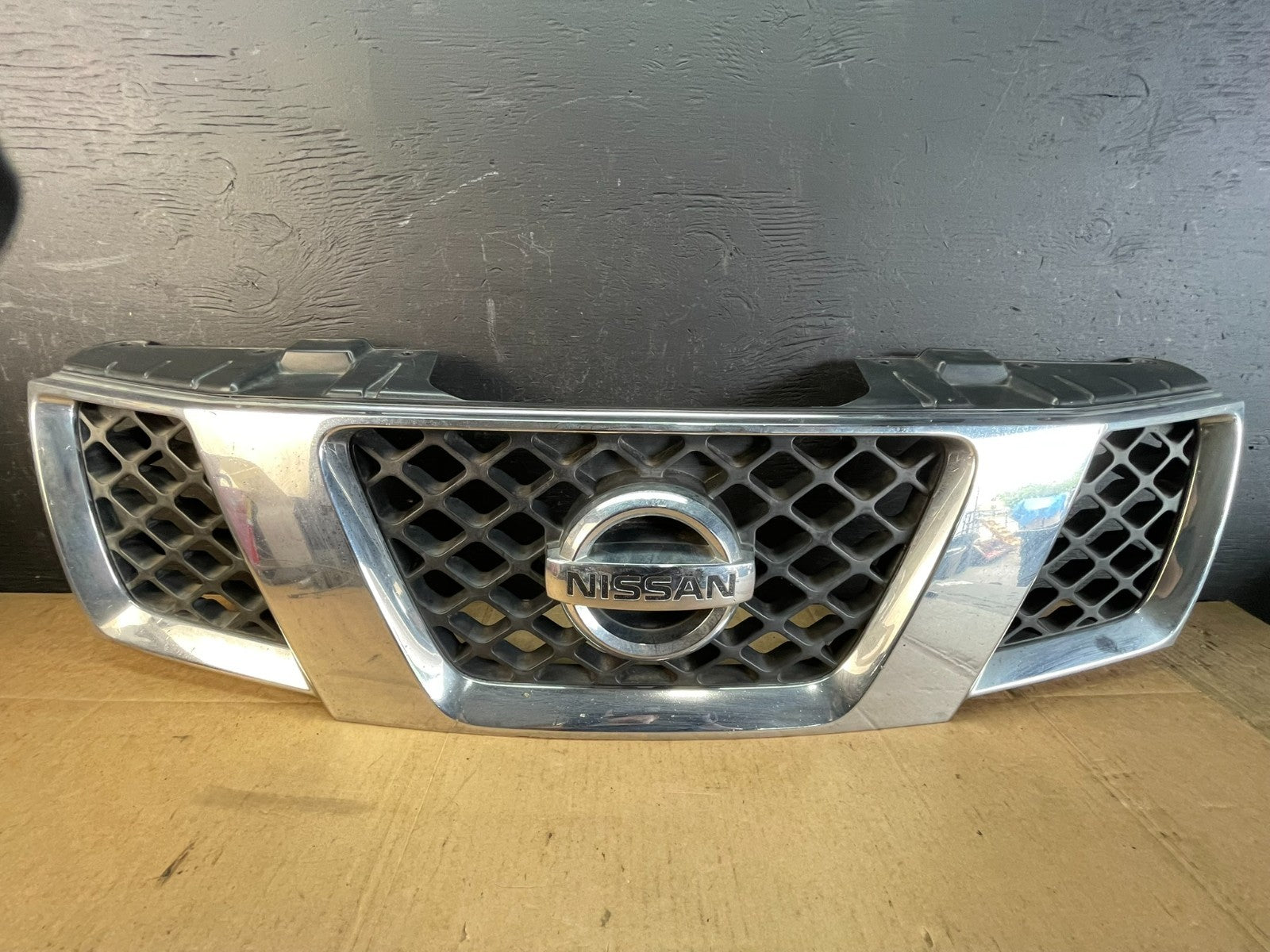 2005 2006 2007 Nissan Pathfinder Chrome Front Upper Grill Grille AC5156 DG0