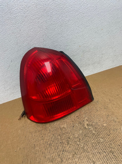 2003 to 2011 Lincoln Town Car Left Driver Lh Side Tail Light AE2822 LK2