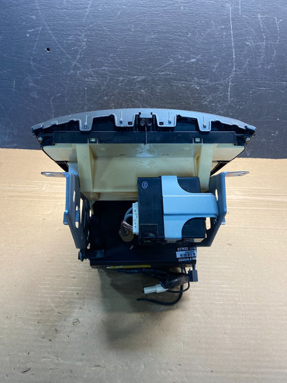 2009 to 2011 Lexus IS250 Screen Radio AM-FM CD Tuner Head Unit ae4583 DG3
