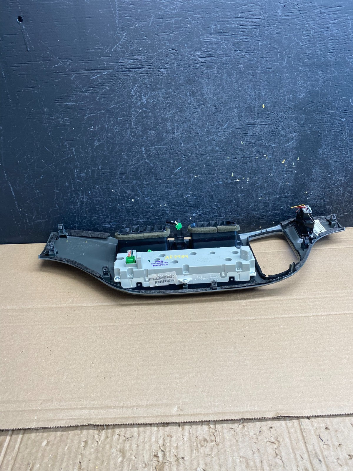 2005 to 2010 Honda Odyssey Radio Climate Control Dash Trim Bezel af9989 DG3