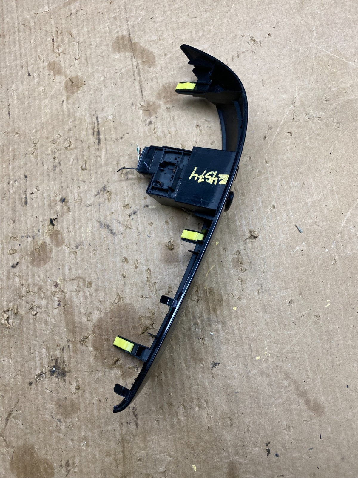 2004 to 2010 Toyota Sienna Switch Key Light Indicator Bezel Trim OEM z4574 DG2