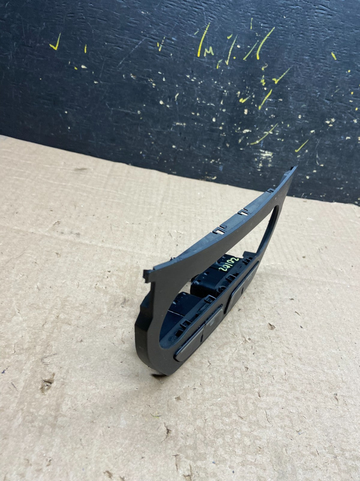 2013 to 2016 Ford Escape Climate Control Trim Panel W/ Switches z0102 DG1