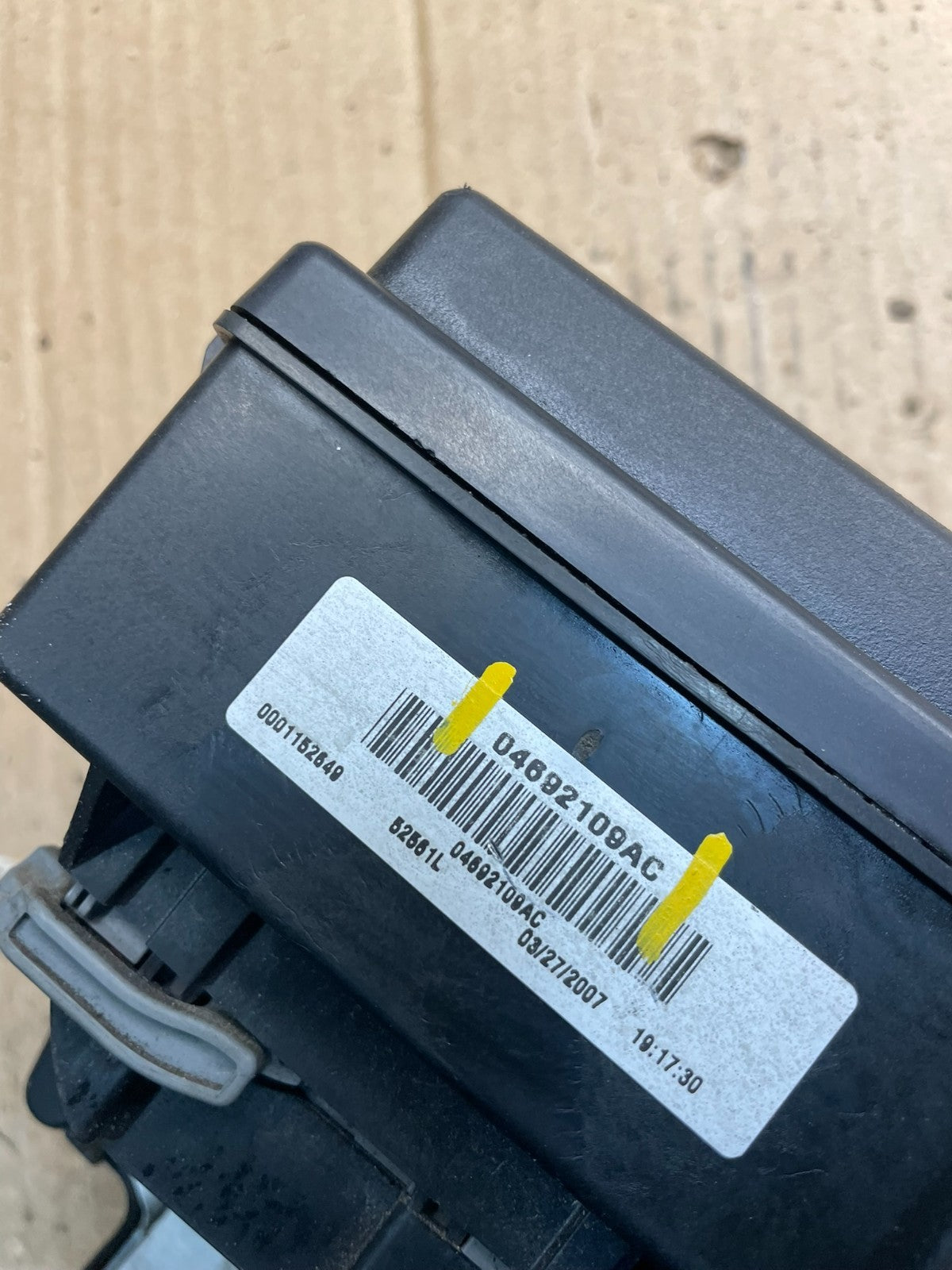 2007 Jeep Grand Cherokee Fuse Box Relay Panel OEM, X1075 DG7