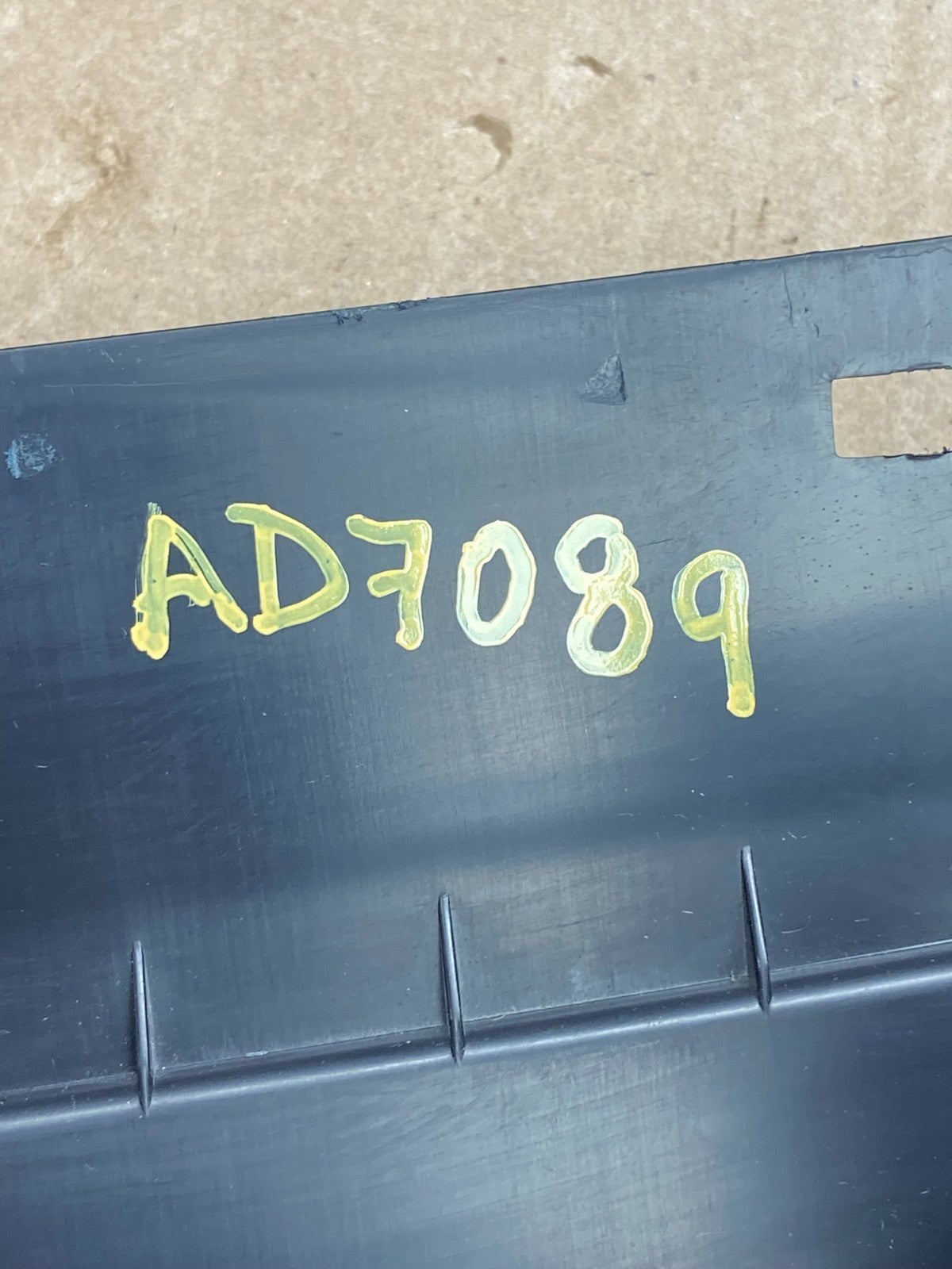 2020 to 2023 Ford Explorer Console Radio Display Screen Air Vents ad7089 DG6