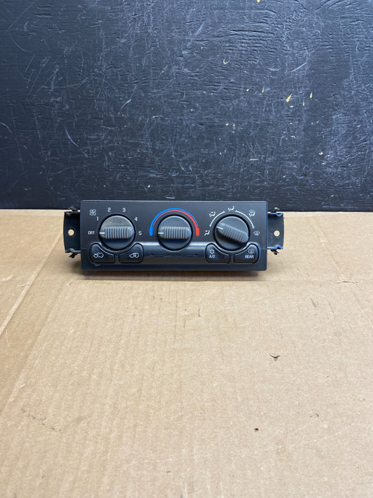 1999 to 2002 Chevrolet Silverado HVAC Heater Climate Control Module AD2092 DG0