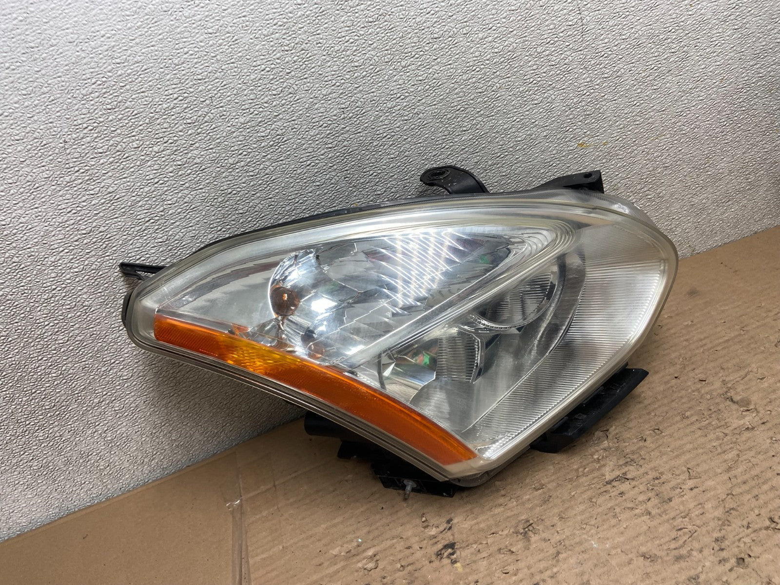 2009-2013 Nissan Rogue Right Passenger Xenon HID Headlight OEM AA9614 DW2