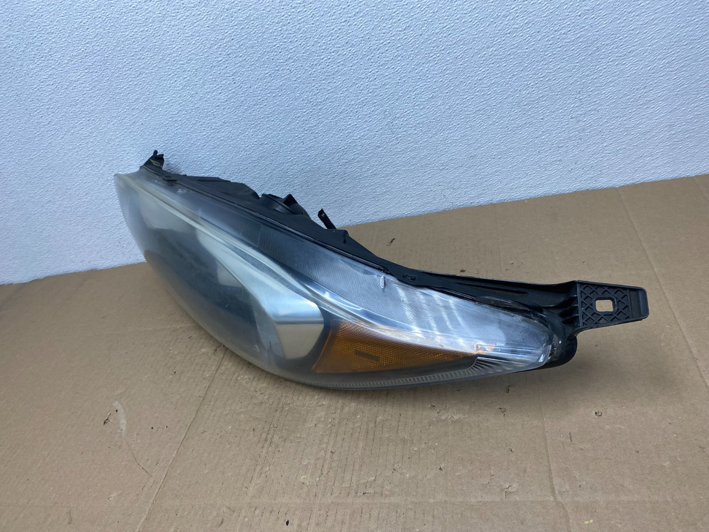 2014 to 2019 Ford Fiesta Left Driver LH Halogen Headlight Oem AB8160 DW1
