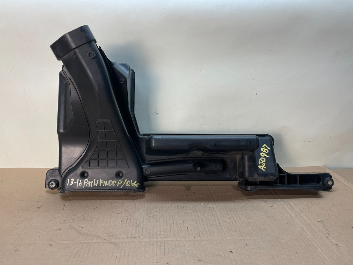 2013 to 2016 Nissan Pathfinder Upper Air Intake Duct aj0987 DG5