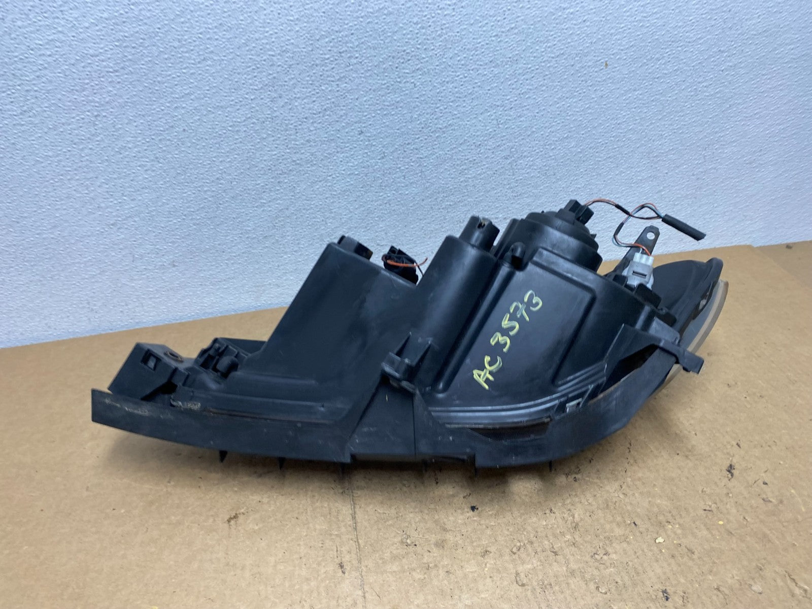 2004 to 2009 Mazda 3 Sedan Right Passenger Rh Side Headlight AC3573 DW8