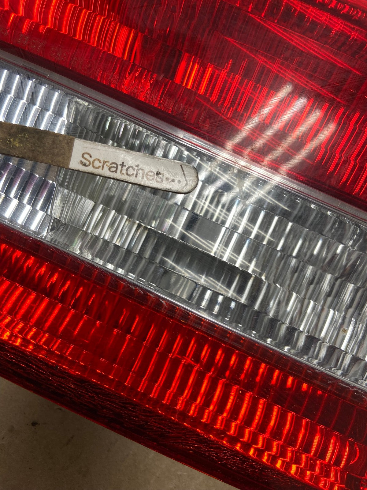 2000 2001 Lexus ES300 Inner Left Driver LH Side Tail Light AG6839 LK3