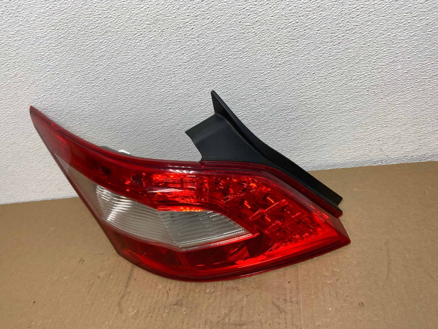 2009 2010 2011 Nissan Maxima Left Driver Lh Side Tail light OEM AB6476 LK1