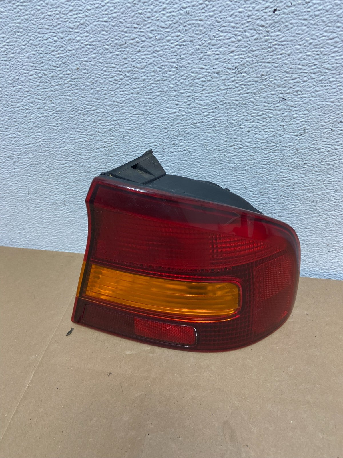 2000 to 2004 Subaru Legacy Right Passenger Rh Side Tail Light AC5589 DW0