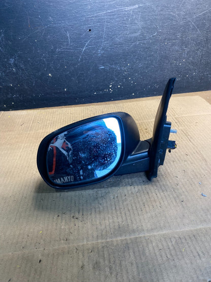 2010 to 2013 Kia Forte Sedan Left Driver LH View Turn Signal Mirror OEM Z0329 MS7