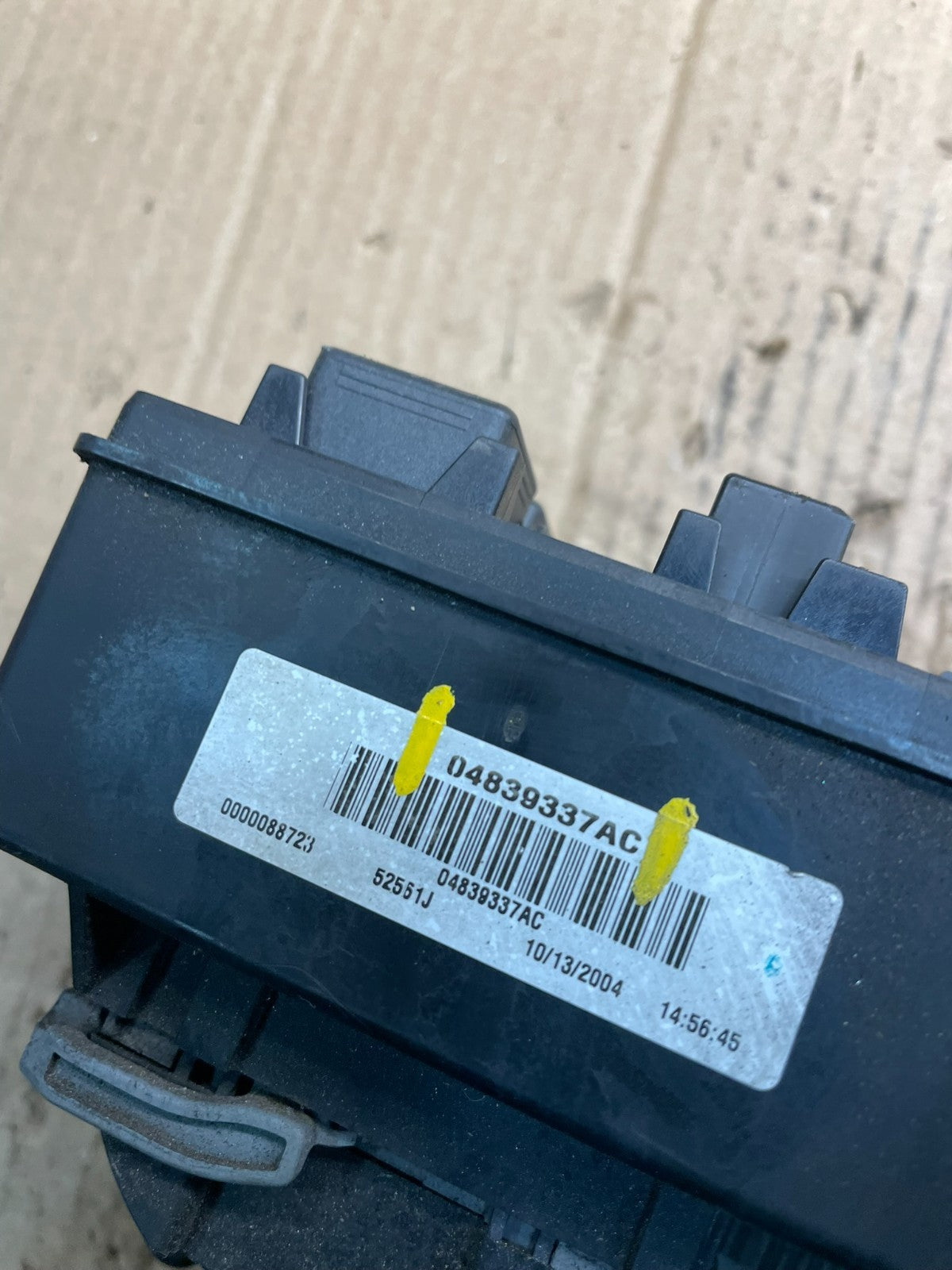 2005 Jeep Grand Cherokee Fuse Box BCM Body Control Module Oem x1047 DG6