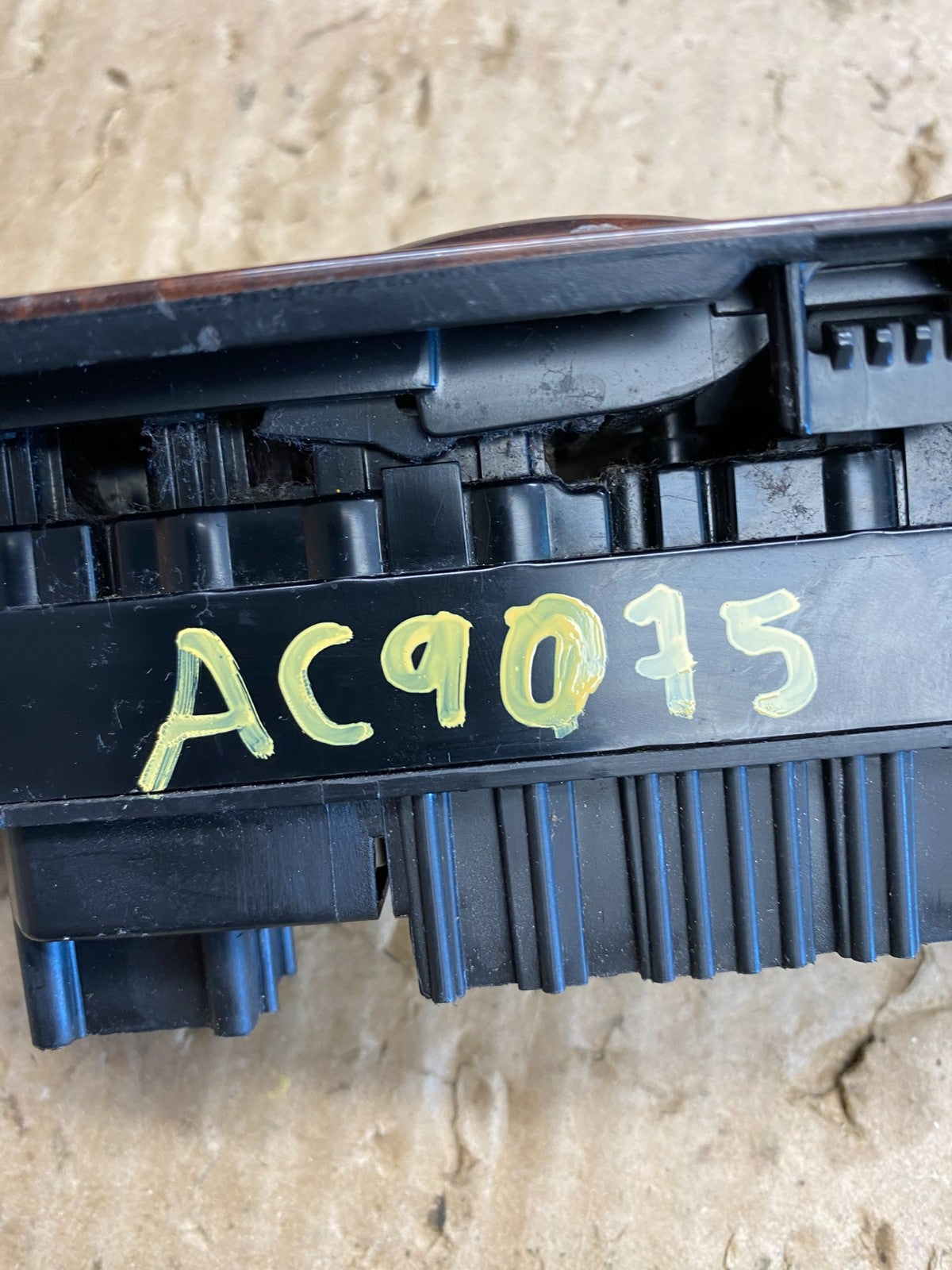 2007-2014 Cadillac Escalade Master Left Driver Power Window Switch AC9075 DG5
