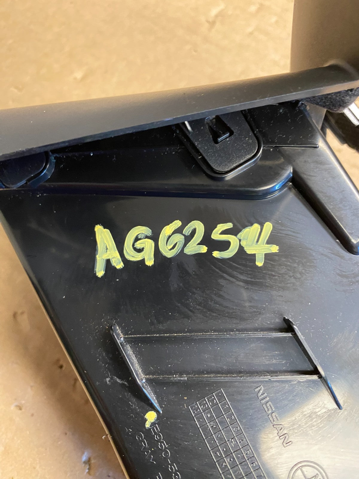 2013 to 2020 Nissan Pathfinder Center Dash Radio Trim Bezel Surround ag6254 DG6