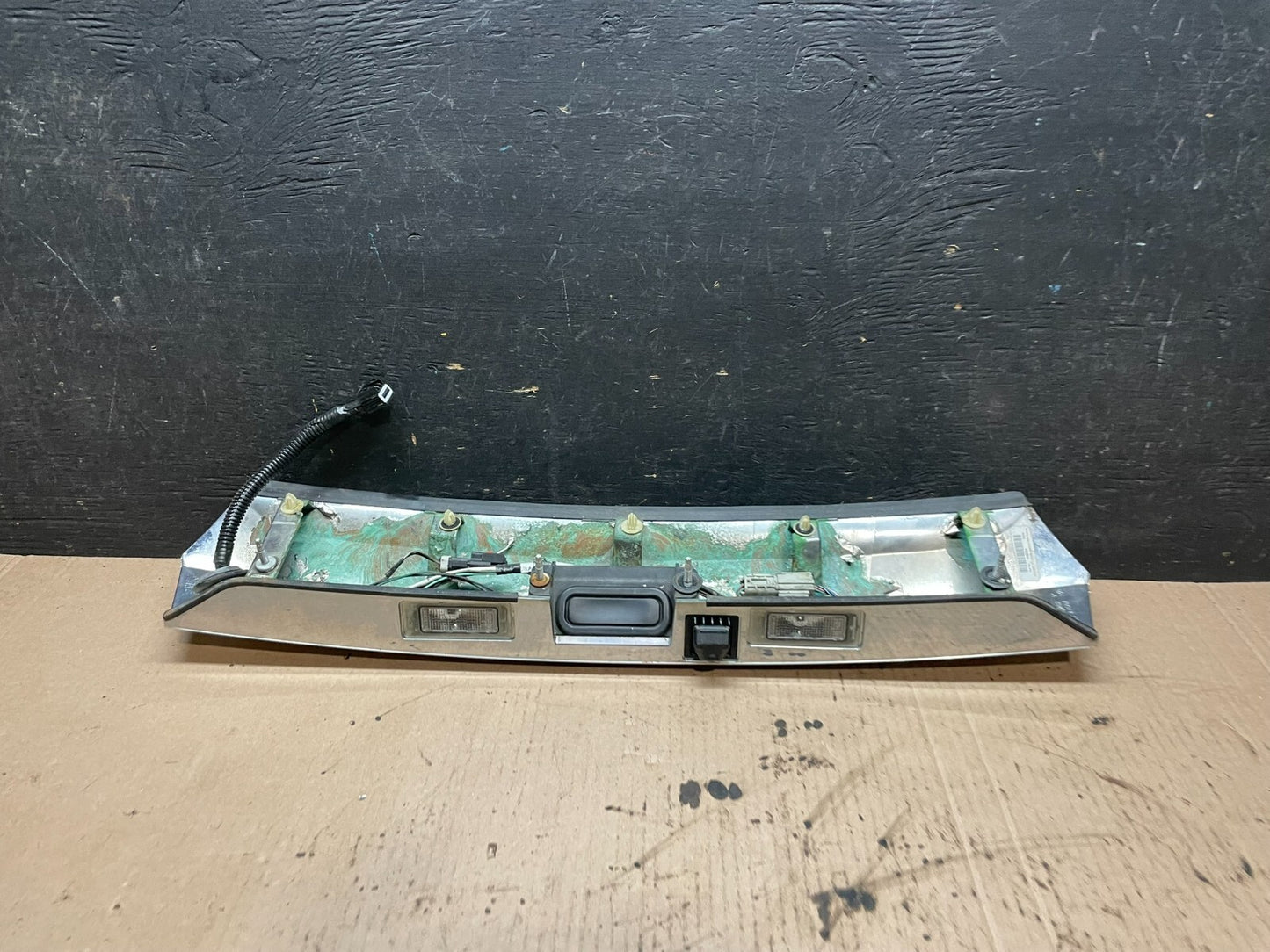 2011-2015 GMC Terrain Tailgate Liftgate Chrome Finish Molding Camera Oem J36587