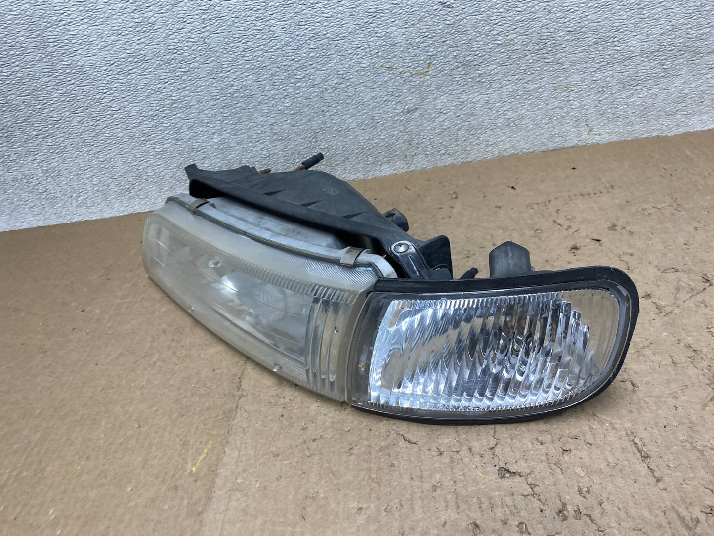 1997 to 1999 Nissan Maxima Left Driver Side Headlight Halogen OEM W9321 DW1