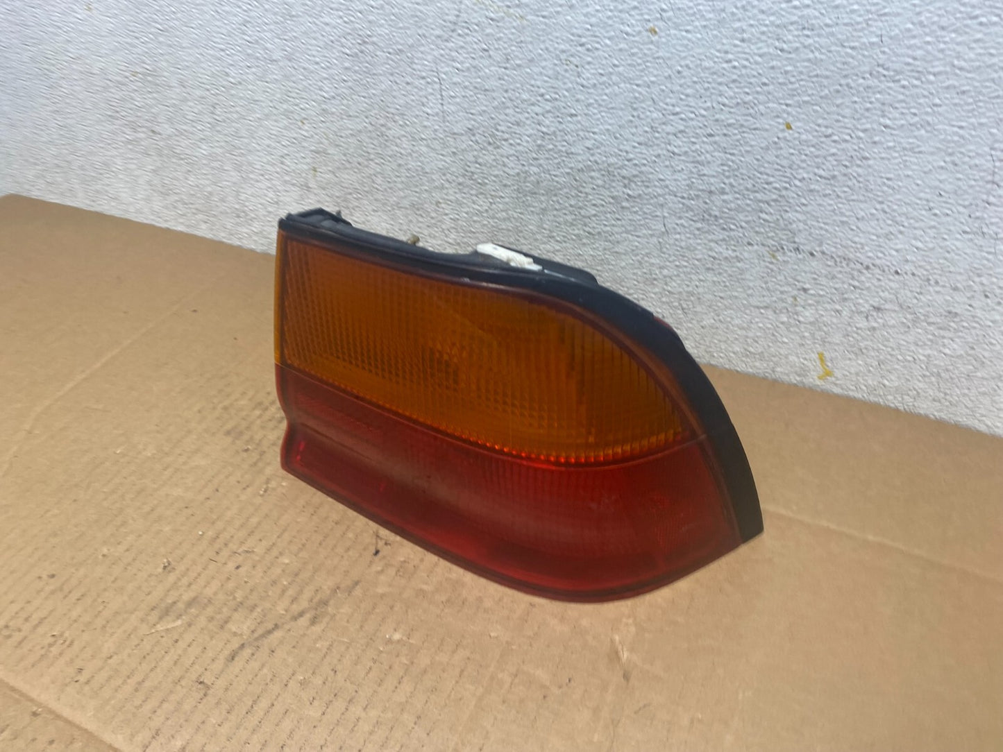 1995 1996 Nissan Maxima Right Passenger RH Side Tail Light M0753 DW1