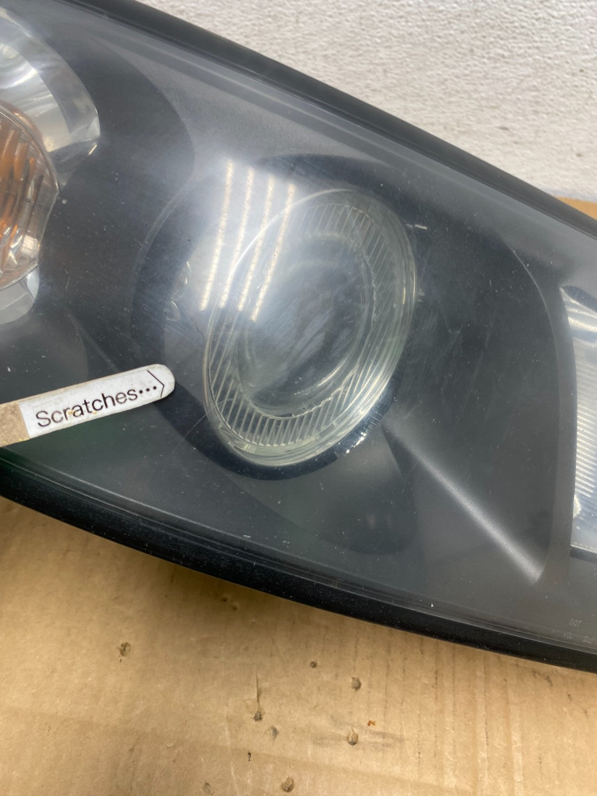 2004 to 2007 Volvo S40 Right Passenger Side Headlight AC7502 DW3
