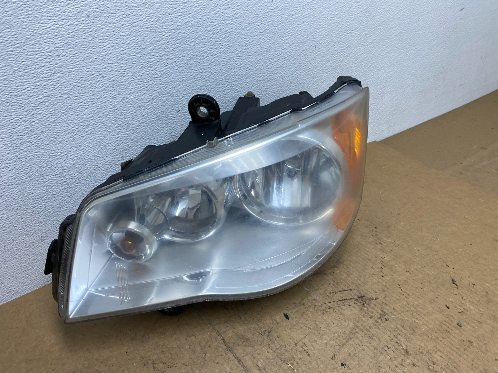 2008 to 2016 Chrysler Town and Country Left Driver Lh Side Headlight AC3442 DW2