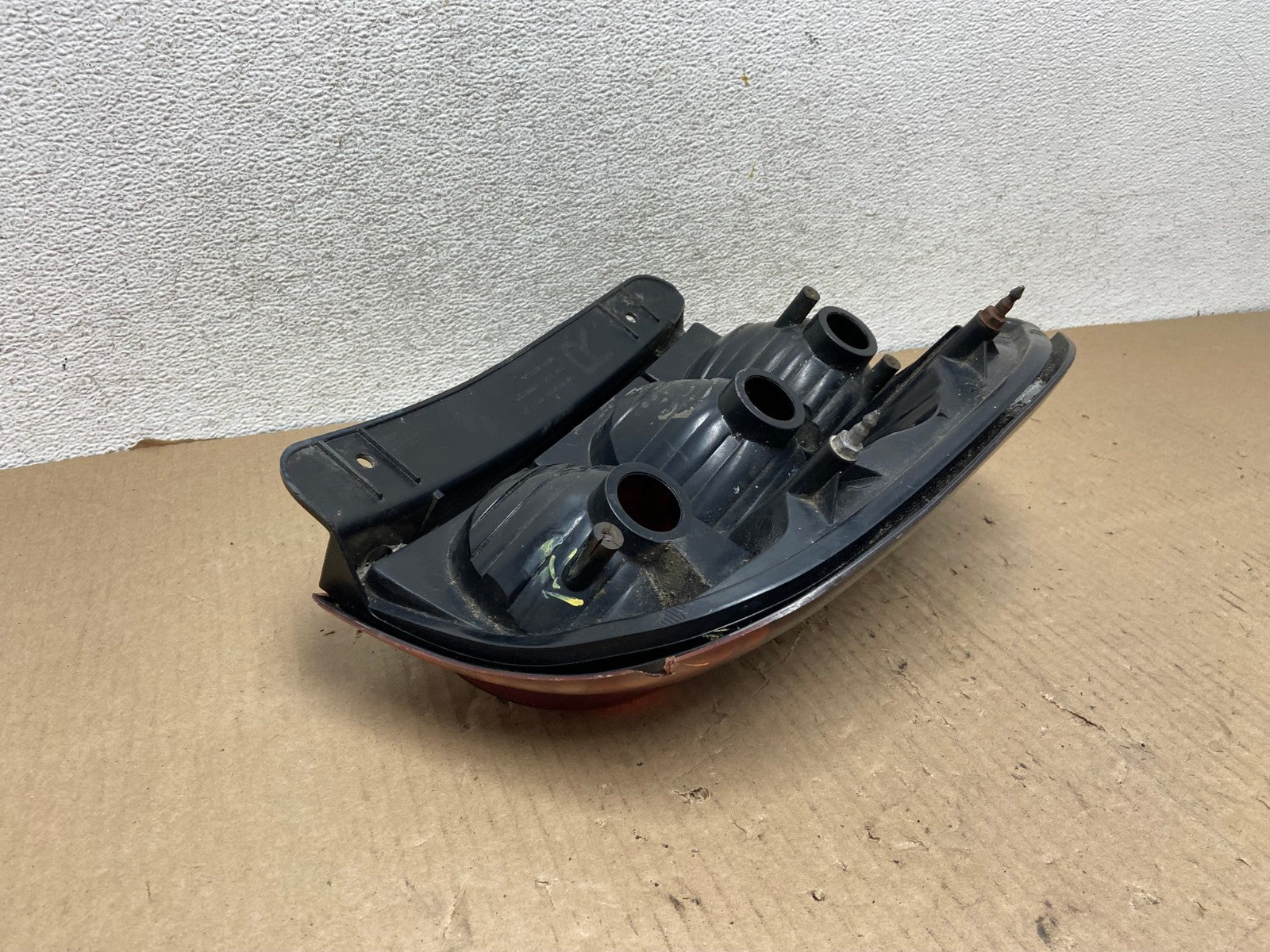 2002 to 2009 Chevrolet Trailblazer Right Passenger Rh Side Tail Light AG7988 LK10