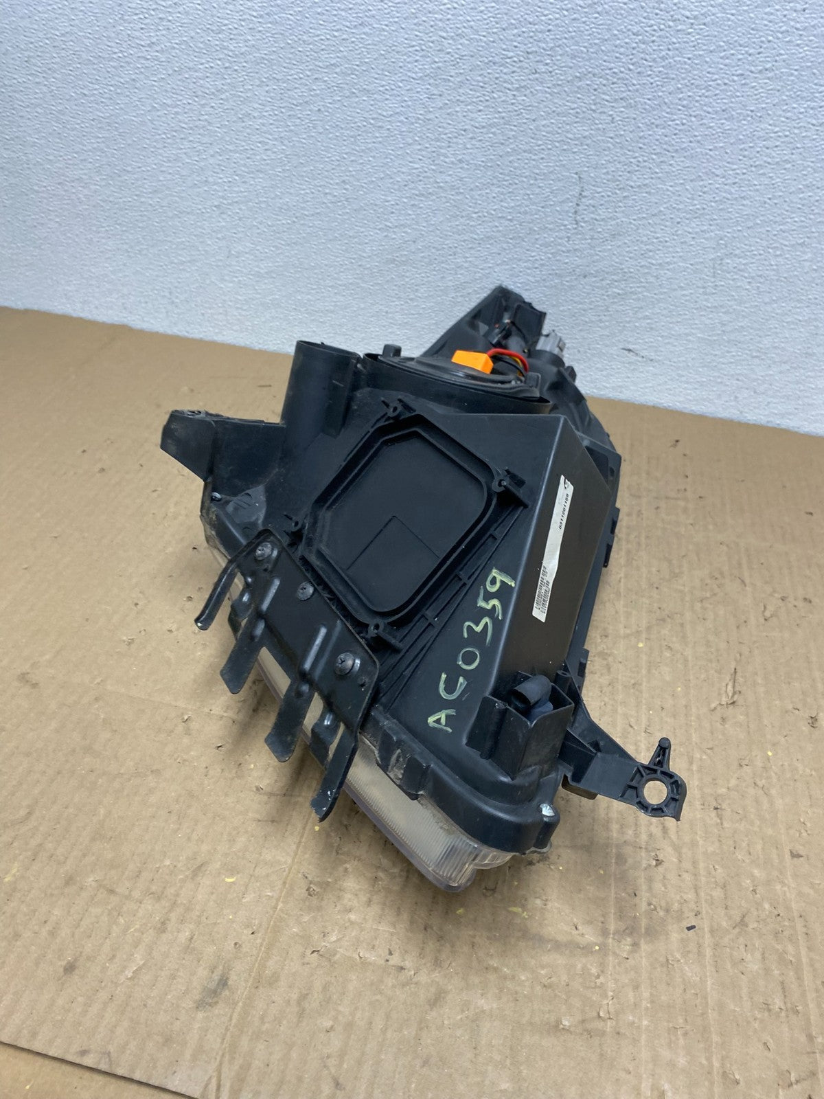 2006-2009 Toyota Prius Left Driver LH Side Blue Headlight Halogen AC0359 DW7