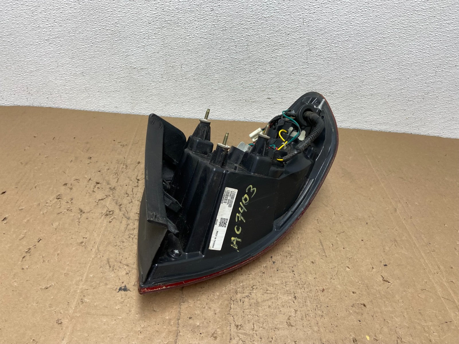 2010 to 2012 Hyundai Santa Fe Left Driver Side Tail Light AC7403 DW5
