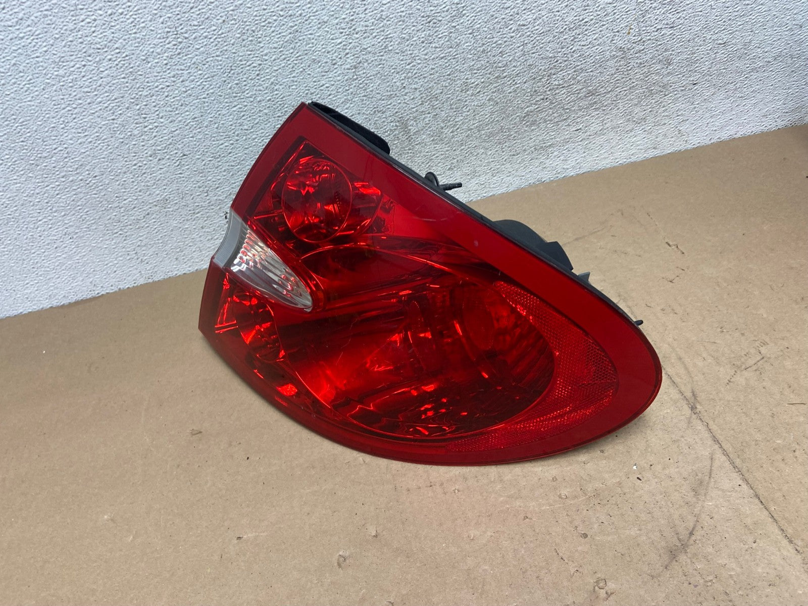 2005 to 2009 Buick Lacrosse Right Passemger RH Side Tail Light AG4639 LK1