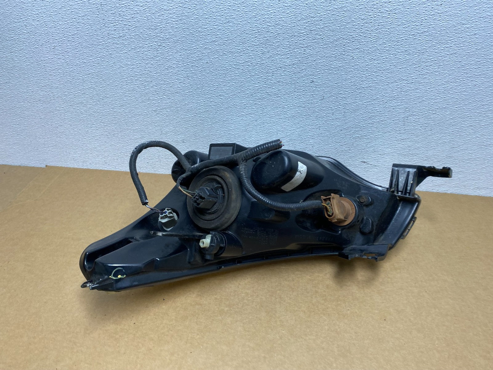 2008 2009 2010 2011 Ford Focus Right Passenger Rh Side Headlight AC1654 DW8