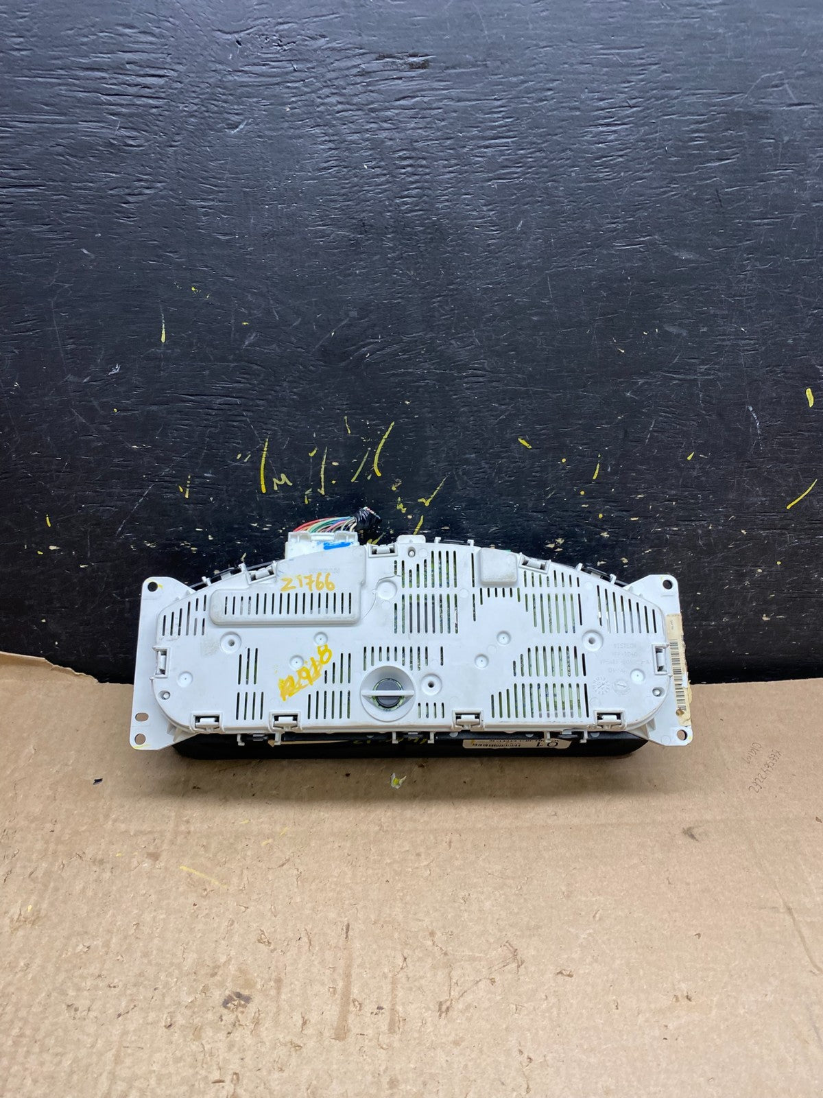2005 Nissan Pathfinder Speedometer Cluster Gauge Z1766 DG4