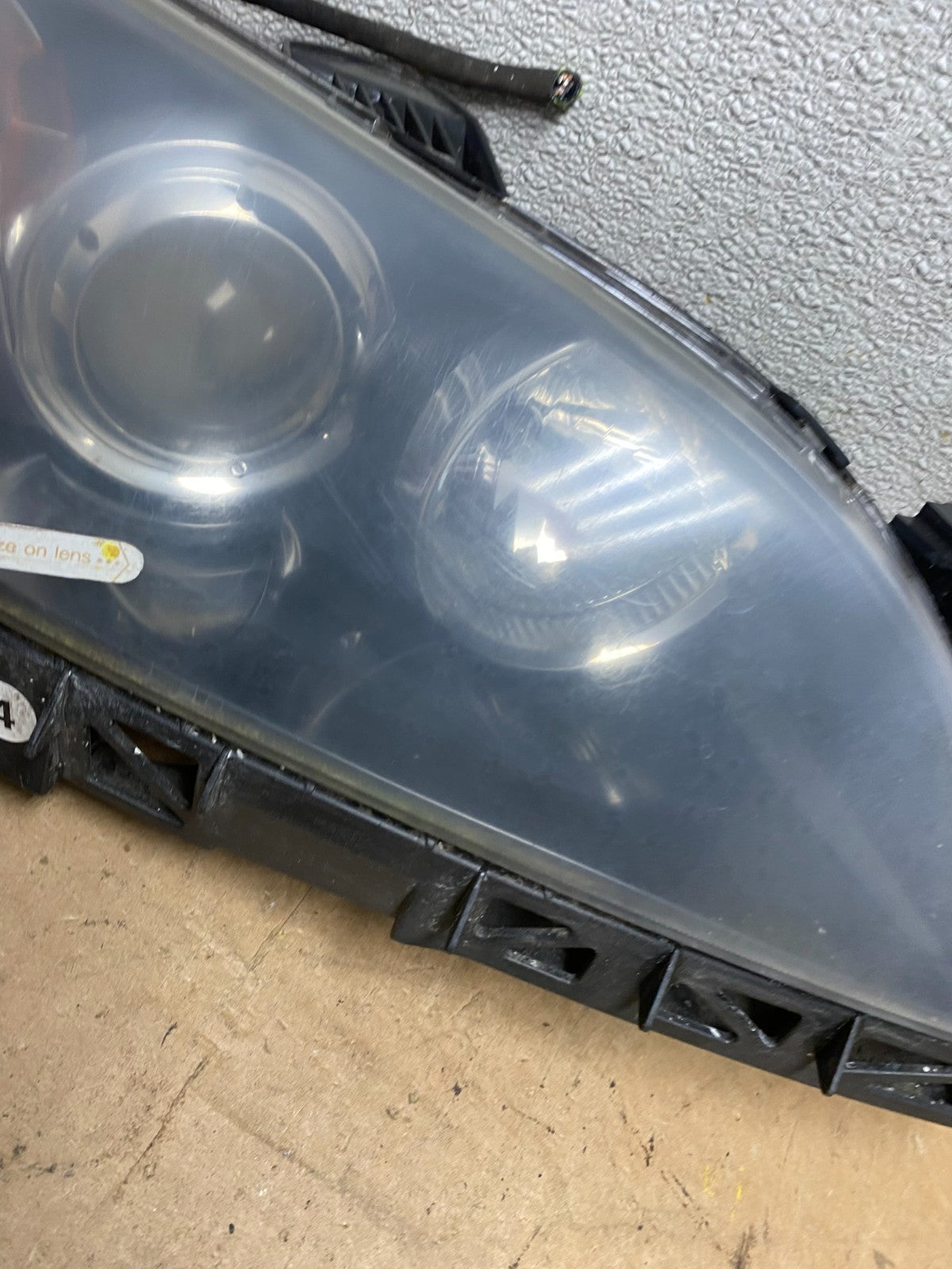 2004 to 2009 Mazda 3 Sedan Left+Right Side Halogen Headlights X5018 DW8